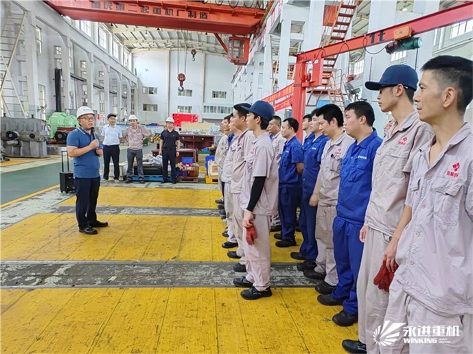 高温送清凉，关怀暖人心